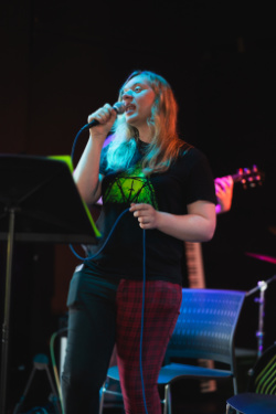docent noa zingt